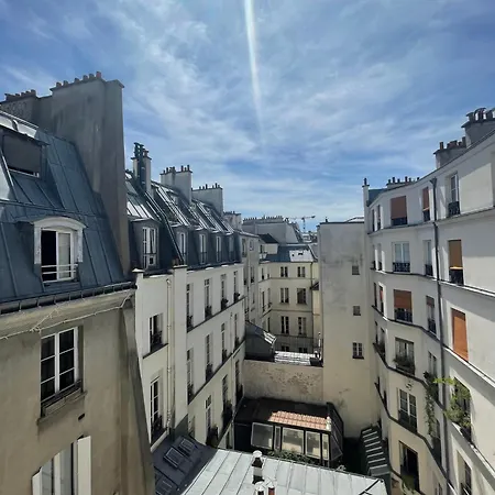 Stylish In Central * Paris